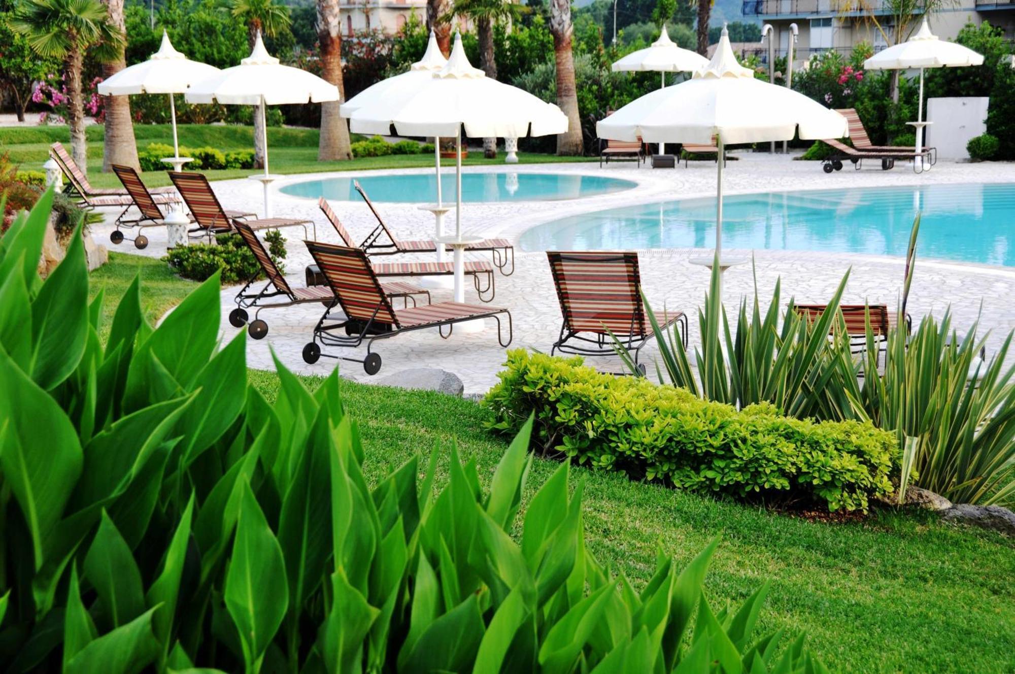 Alcantara Resort Di Charme Adults Only Gaggi Exterior photo