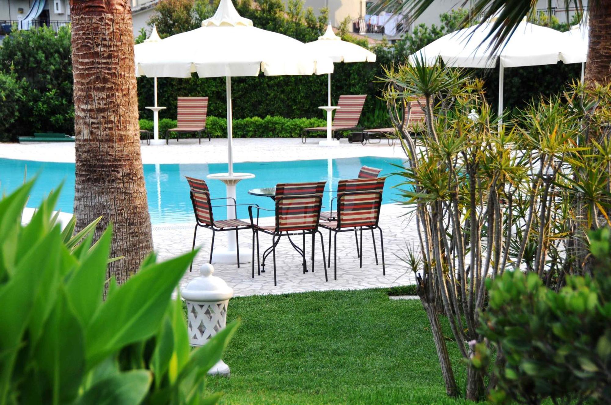 Alcantara Resort Di Charme Adults Only Gaggi Exterior photo