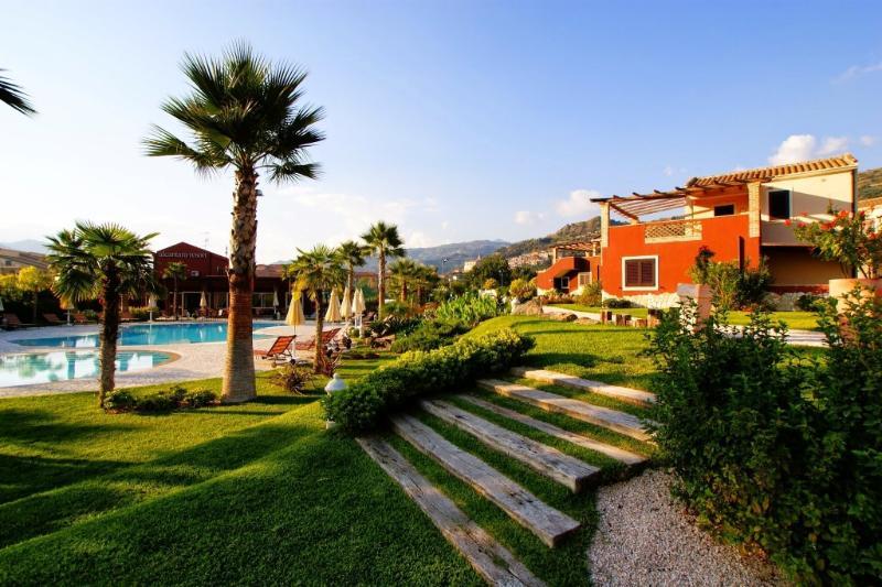 Alcantara Resort Di Charme Adults Only Gaggi Exterior photo